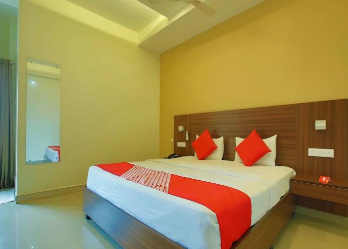 OYO 12762 Citywalk Residency