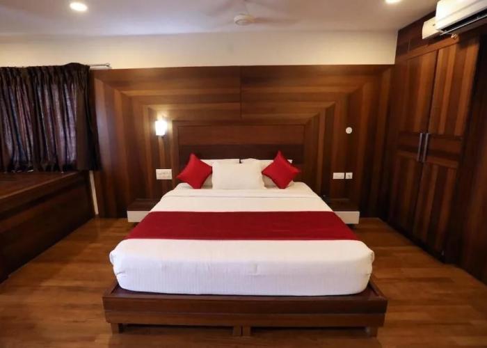 Traders Hotel
