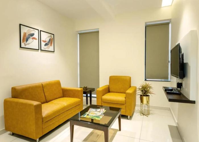 Hotel Paramount Suites & Service Apartments