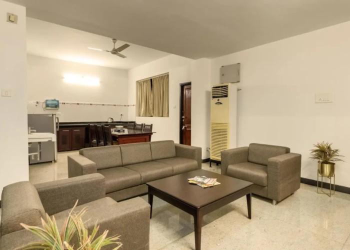 Hotel Paramount Suites & Service Apartments
