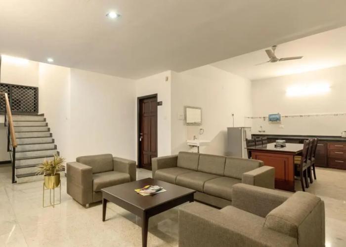 Hotel Paramount Suites & Service Apartments