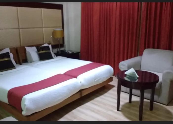 Hotel Spic N Span