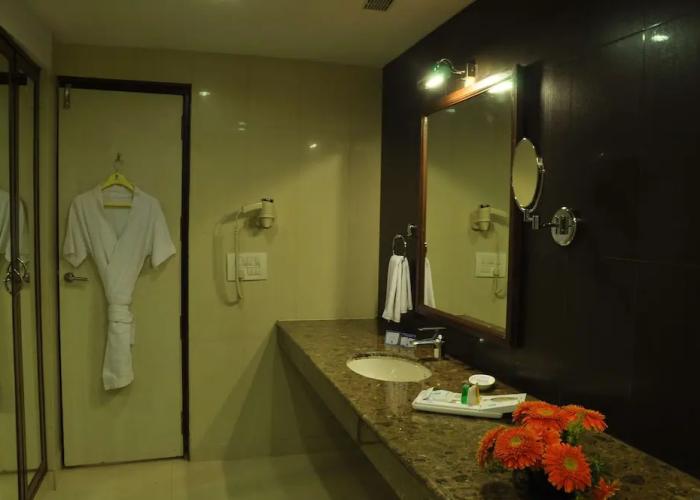 Le Lac Sarovar Portico Ranchi
