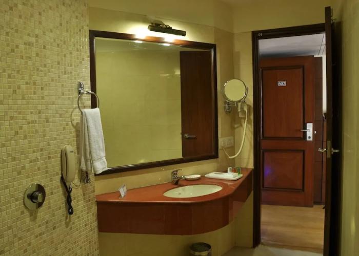 Le Lac Sarovar Portico Ranchi