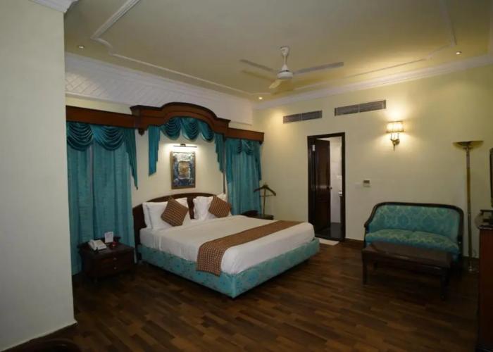 Hotel Arya