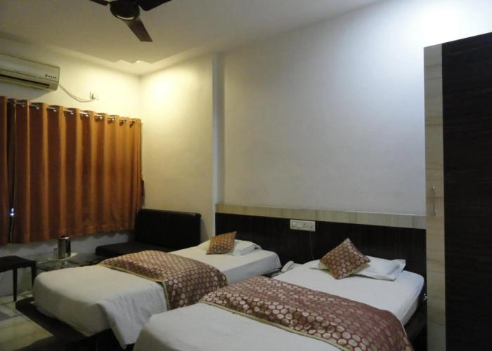 OYO 1959 Hotel Raj