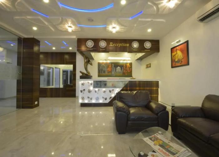 Hotel J P International
