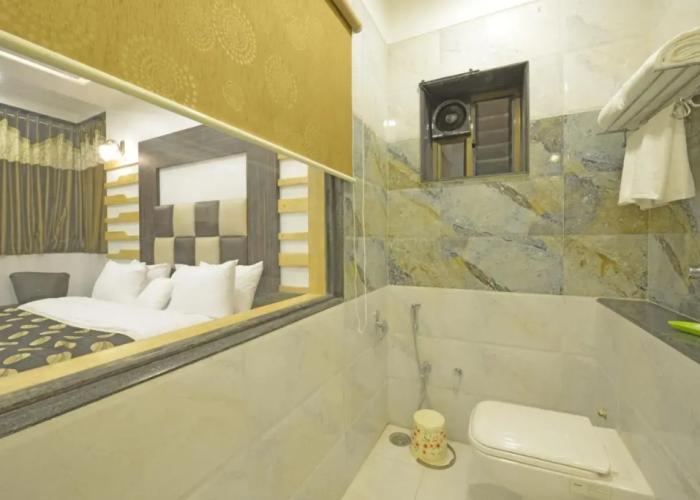Hotel J P International