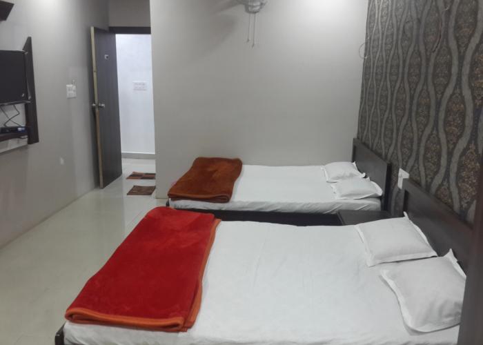 Holiday Era Lodging Hotel