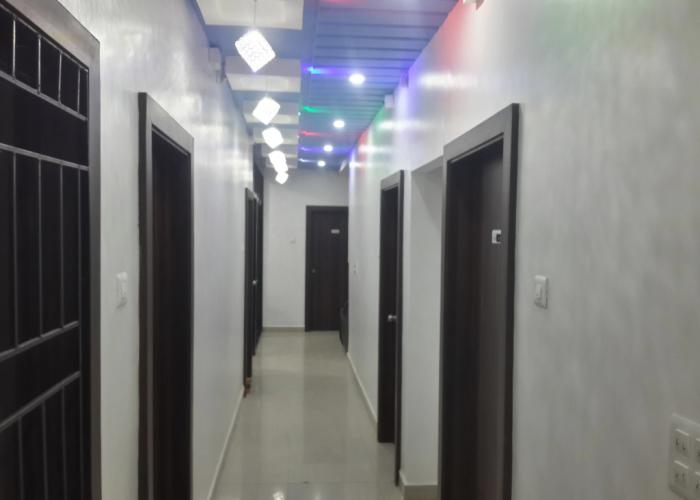 Holiday Era Lodging Hotel