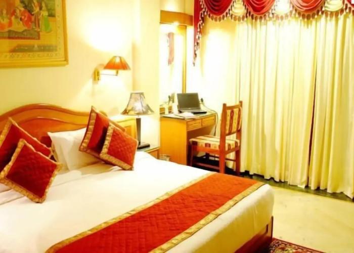 Hotel Fort Chandragupt Jaipur