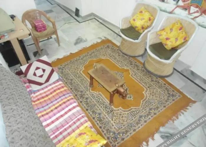 Tanu Guest House