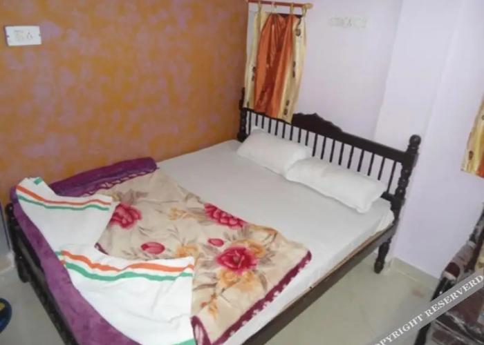 Tanu Guest House