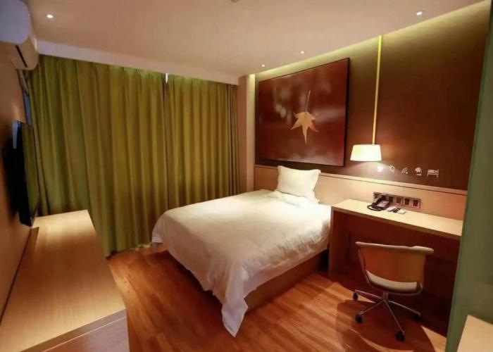 IU Hotel·Jiayuguan People's  Shopping Mall