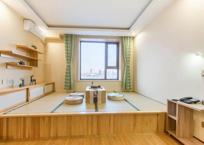 EES Holiday Inn