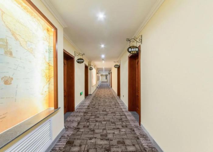 EES Holiday Inn