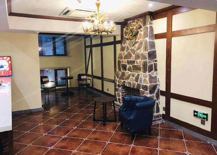 EES Holiday Inn