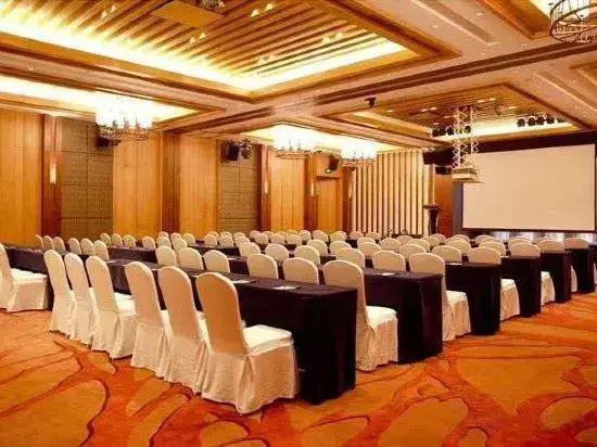 Vanke Songhua Lake Qingshan Snow Hotel