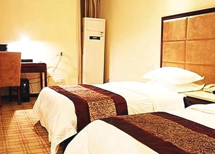 Jinxuan Yijun Taoyuan Hotel