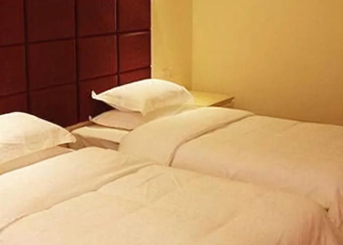 Jinxuan Yijun Taoyuan Hotel