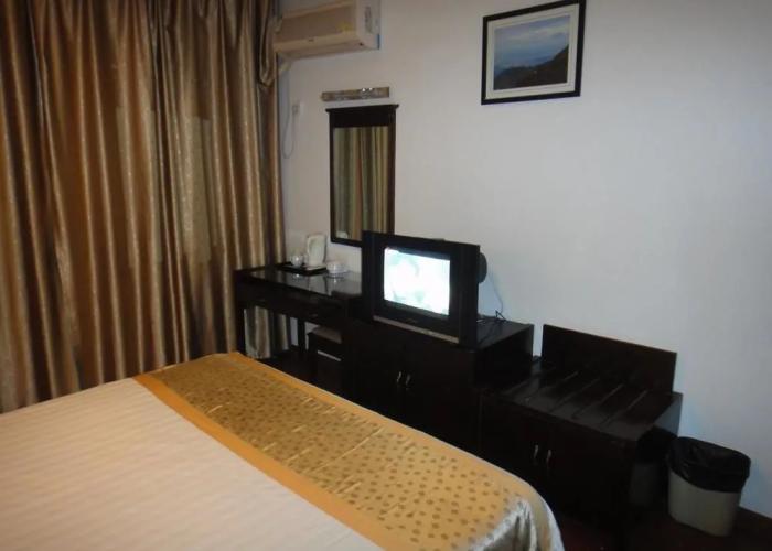 IU Hotels Jiujiang Lushan Railway Station
