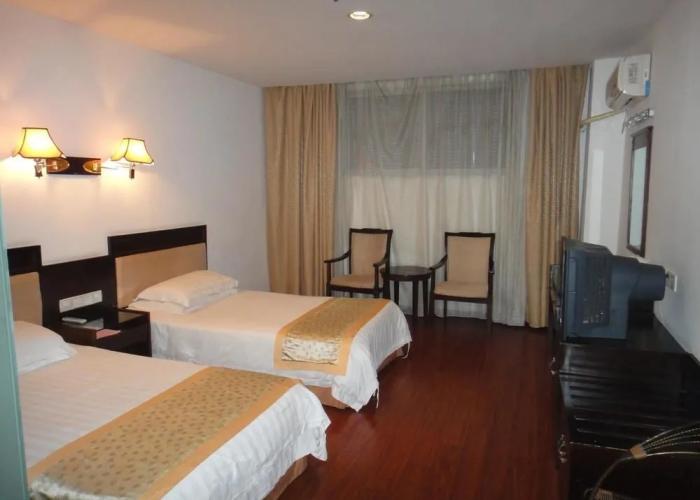 IU Hotels Jiujiang Lushan Railway Station