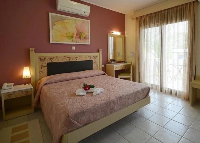 Emporios Bay Hotel