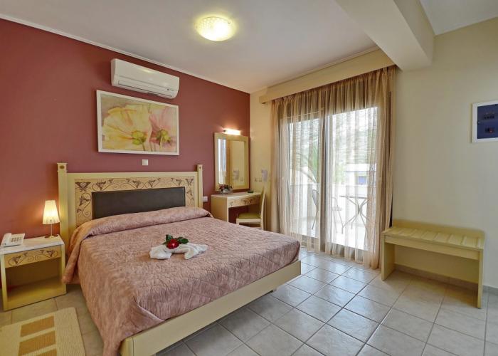 Emporios Bay Hotel