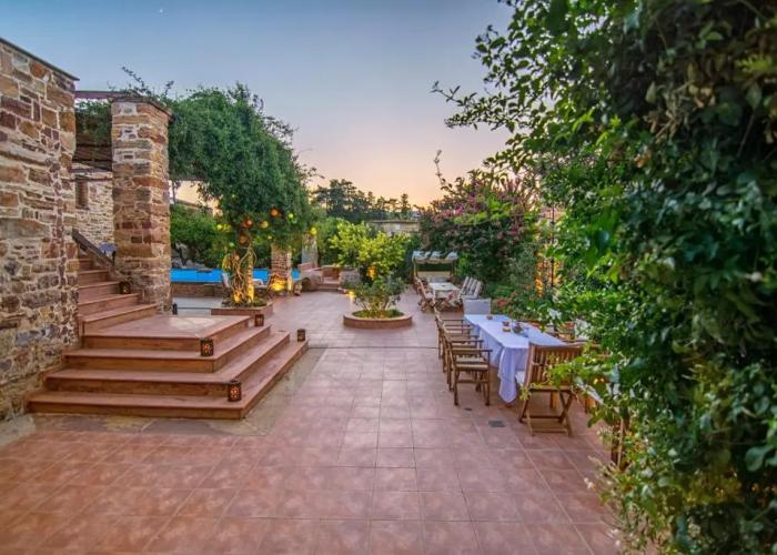 Mouzaliko Guesthouse Mansion