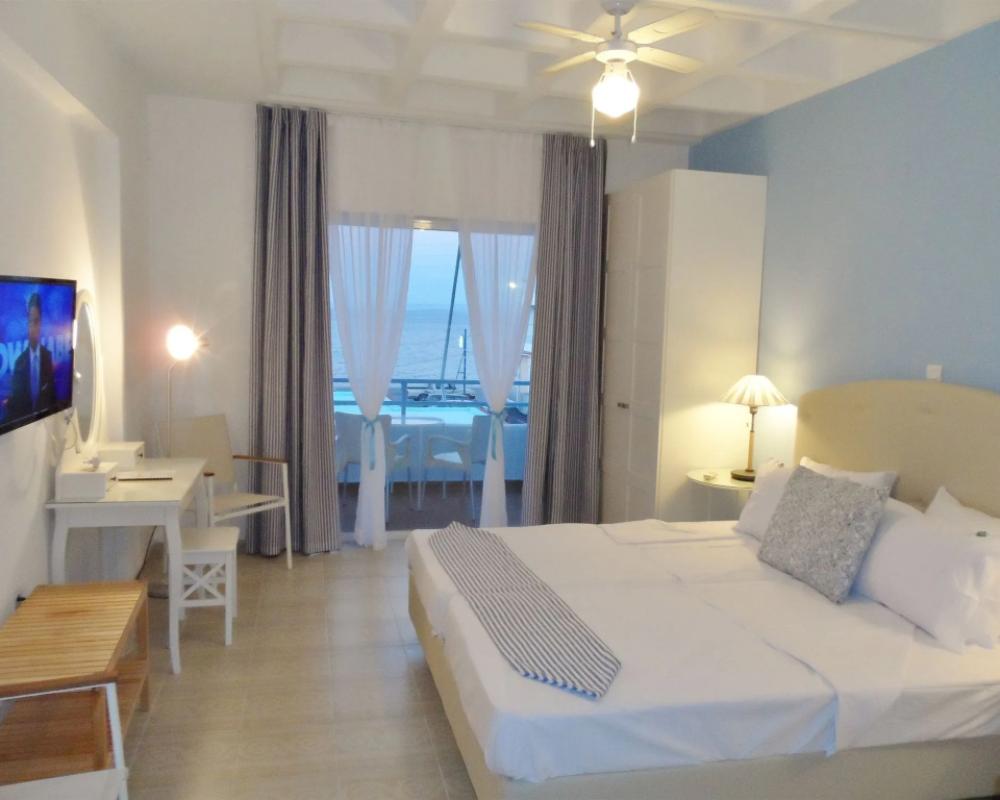 фото Seafront Studios & Apartments