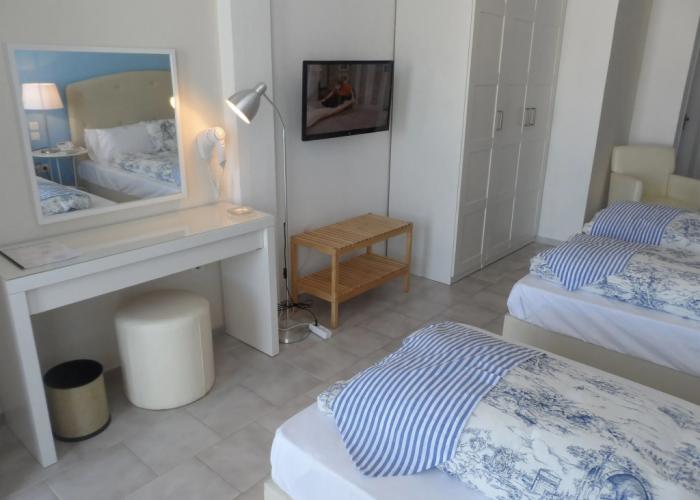 Seafront Studios & Apartments