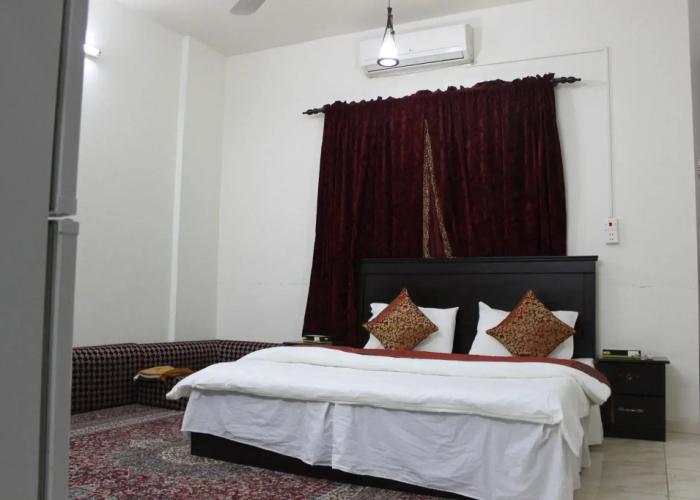 Al Eairy Furnished Apartments Al Baha 4