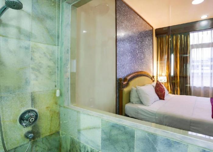 Johns Pardede International Hotel