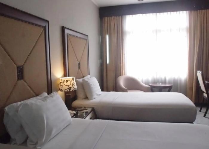 Johns Pardede International Hotel