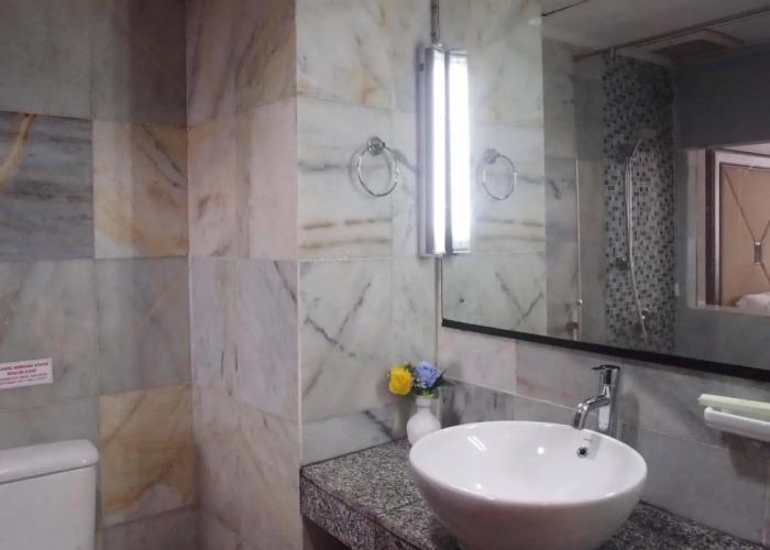 Johns Pardede International Hotel