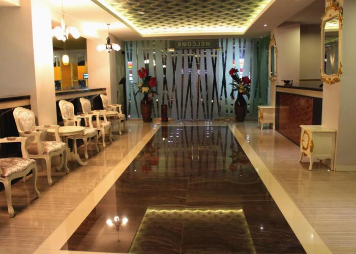 Grand Batik Inn