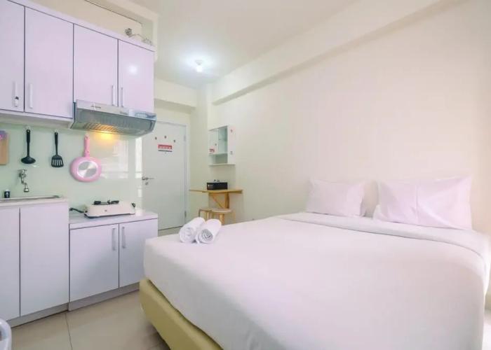 Cozy Studio with Direct Access to Mall at Green Pramuka Apartment