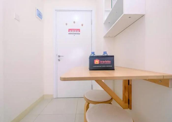 Cozy Studio with Direct Access to Mall at Green Pramuka Apartment