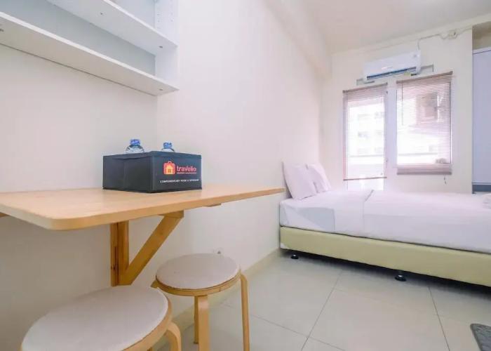 Cozy Studio with Direct Access to Mall at Green Pramuka Apartment