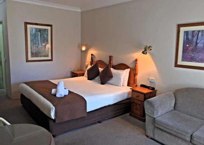 New England Motor Inn