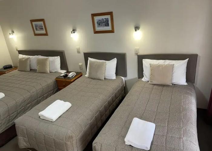 Sandstock Motor Inn