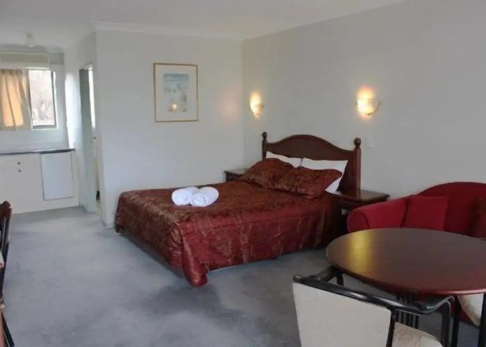 Elite Motor Inn