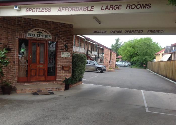 Cedar Lodge Motel