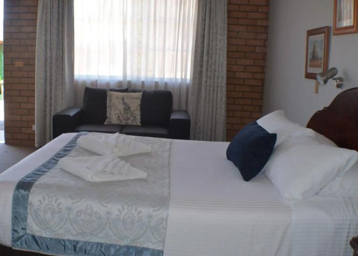 Deer Park Motor Inn
