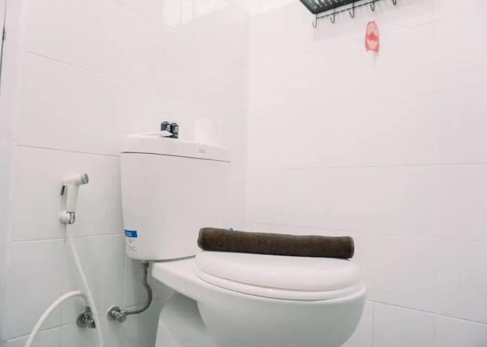 Homey And Warm 1Br At Sentraland Cengkareng Apartment
