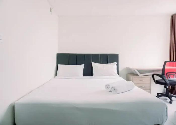 Homey And Warm 1Br At Sentraland Cengkareng Apartment