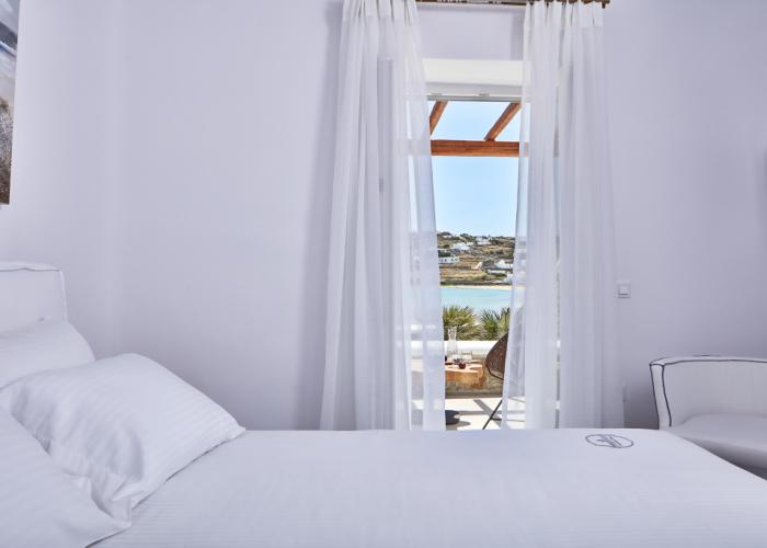 Mykonos Waves Beach House & Suites