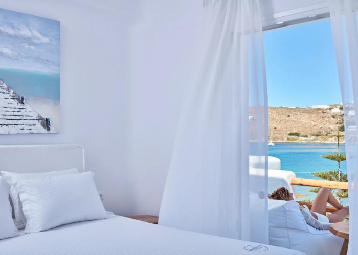 Mykonos Waves Beach House & Suites
