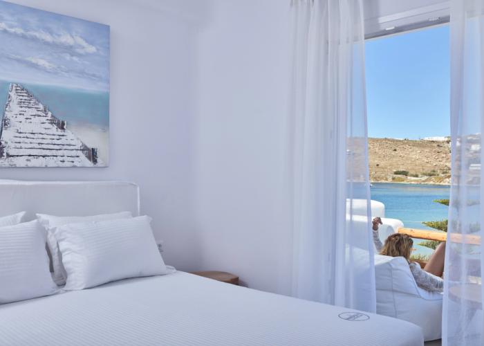 Mykonos Waves Beach House & Suites