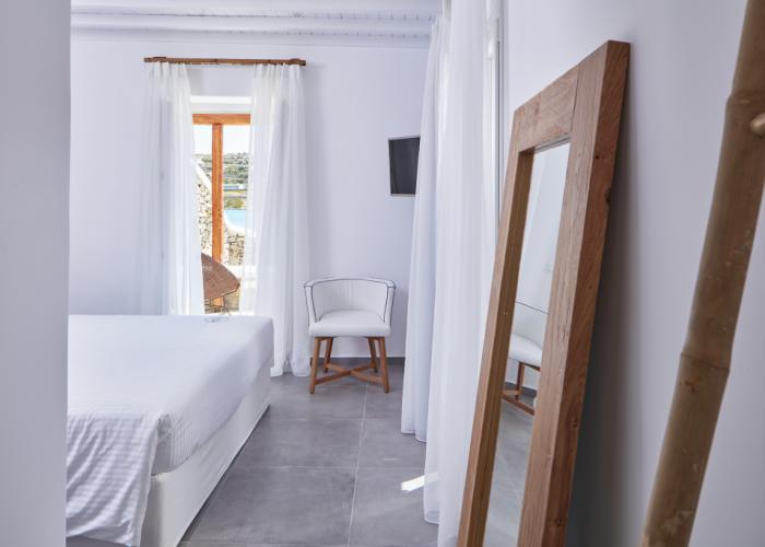 Mykonos Waves Beach House & Suites